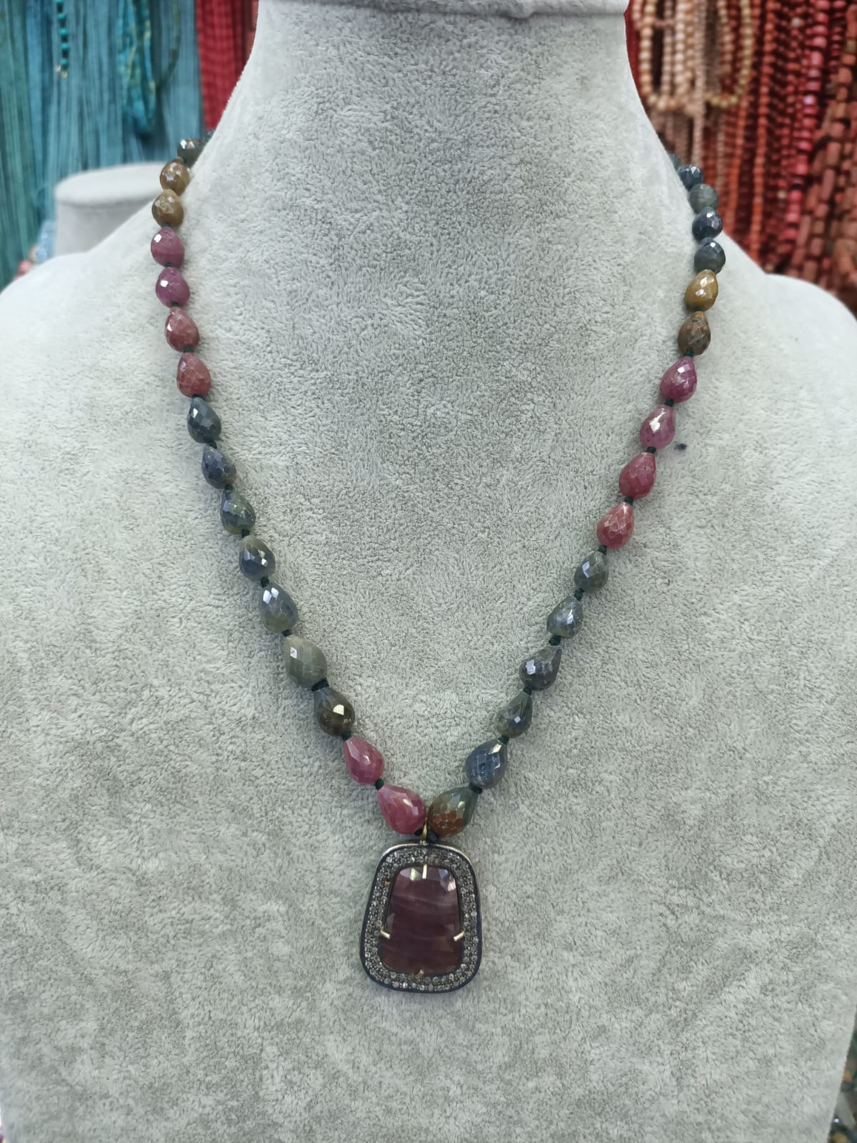Safir Yakut Kolye