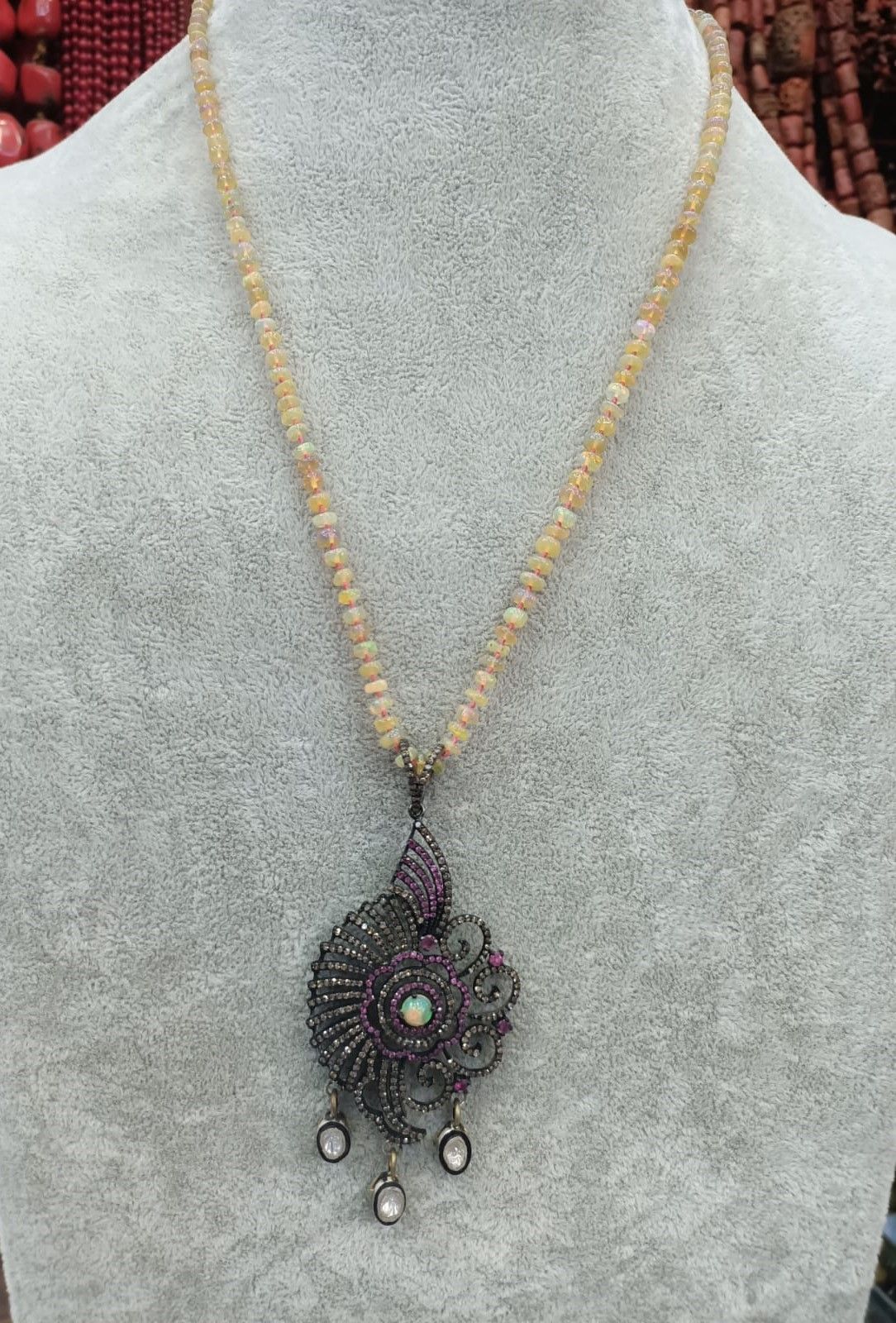 Opal Yakut Kolye
