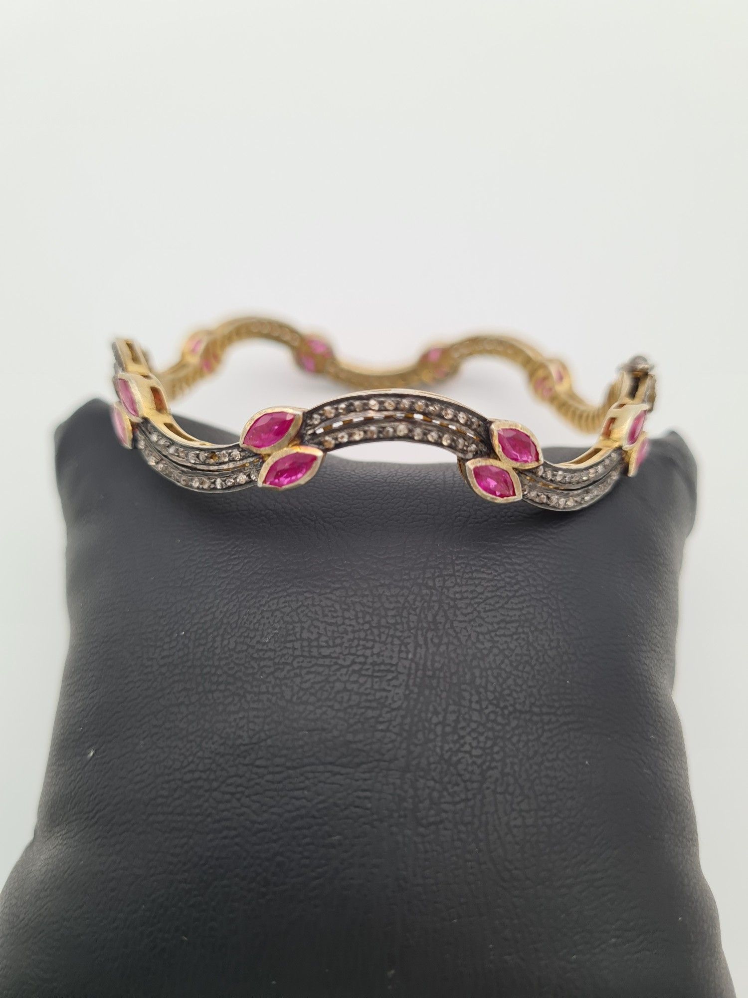Yakut ve Elmas Bilezik 4