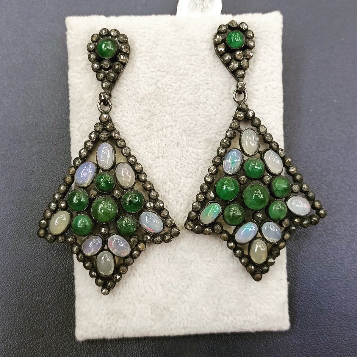 Zümrüt Opal Küpe